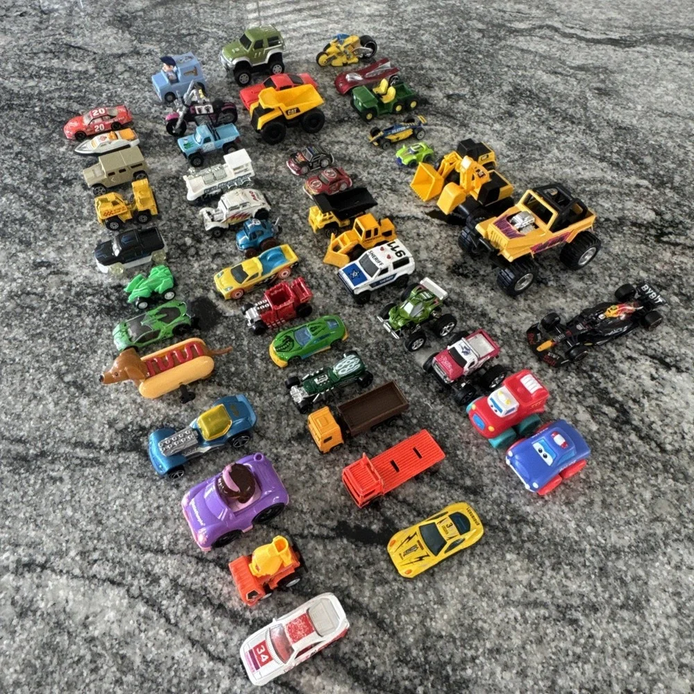 Lot of Hot Wheels Matchbox John Deere NASCAR Disney‎ And Miscellaneous 47 Cars